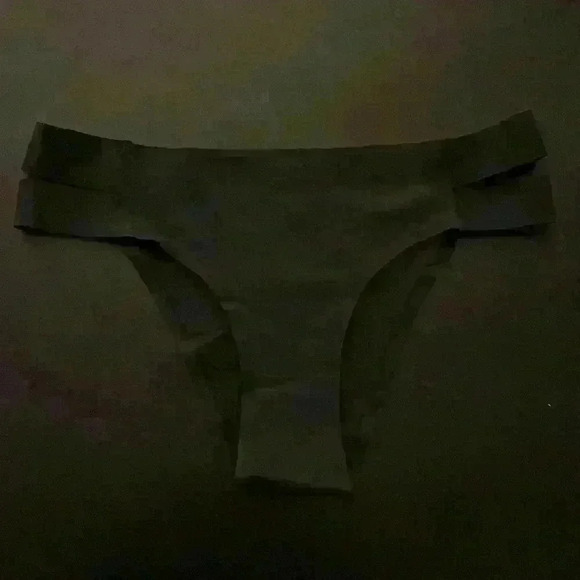 Seamless Women’s Panties - Picture 2 of 5